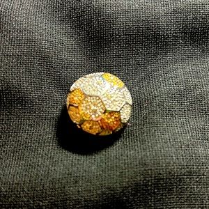 VTG Signed Mixed Metal Dome Brooch by Roman. Pretty!!!